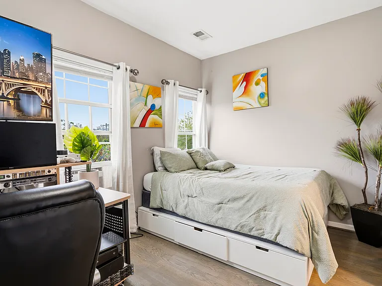 4285 S Capitol St SW — Photo 15