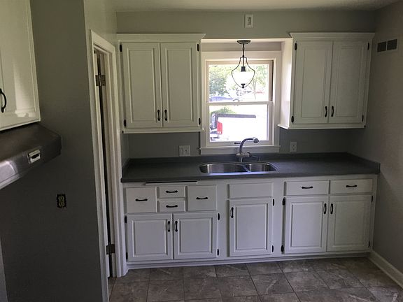 5th image of 918 Garden Ln