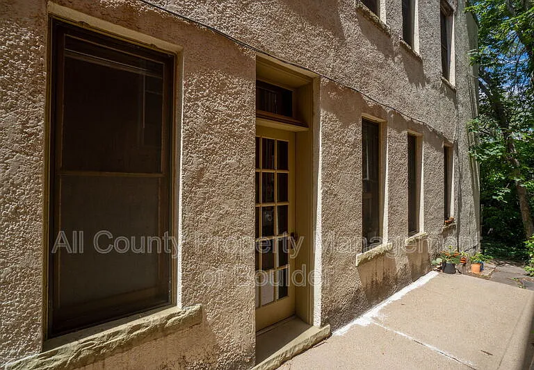 2408 8th St #4 — Photo 3