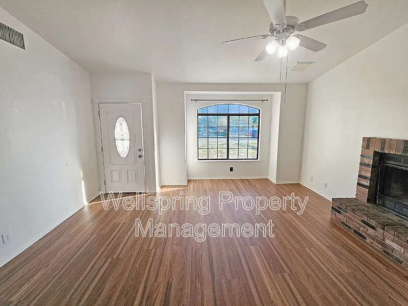 Building Photo - 920 W Perch Ave