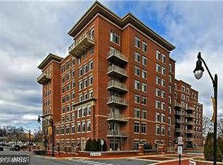 4490 Market Commons Dr Unit 208, Fairfax, VA 22033
