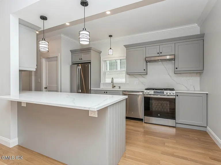 347 Delavan Ave #A — Photo 10
