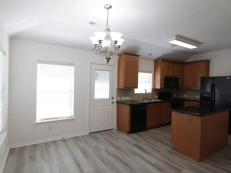 25118 Hazel Ranch Dr — Photo 10