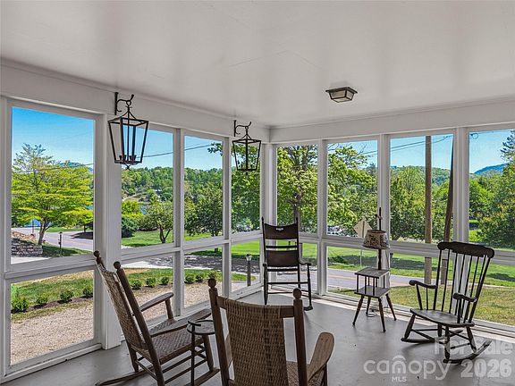 2nd image of 721 Golf Course Rd