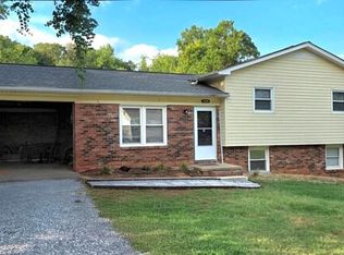 5490 Glenview Dr, Hickory, NC 28602