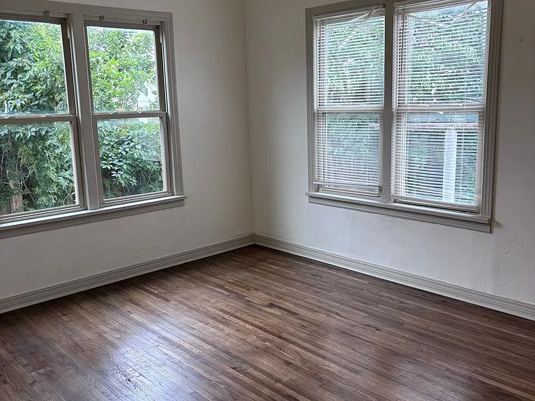218 S Moore Ave — Photo 13