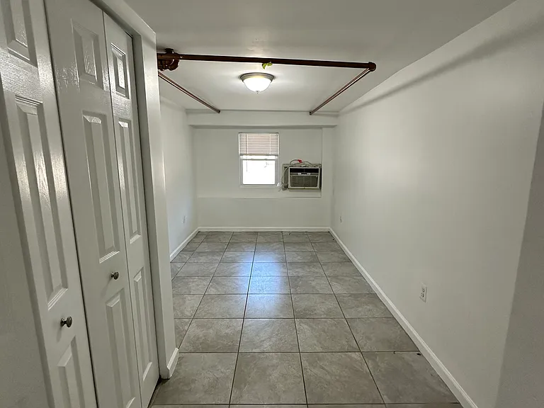 1533 Isherwood St NE — Photo 36