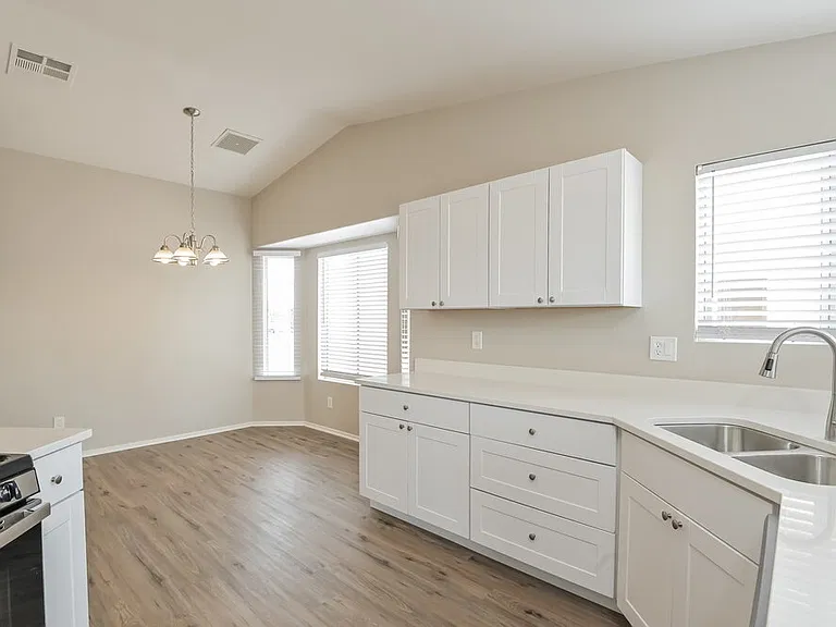 8829 E Eagle Creek Dr — Photo 5