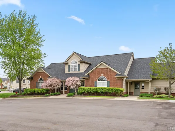 4130 S Hampton Ridge Blvd #63, Howell, MI 48843