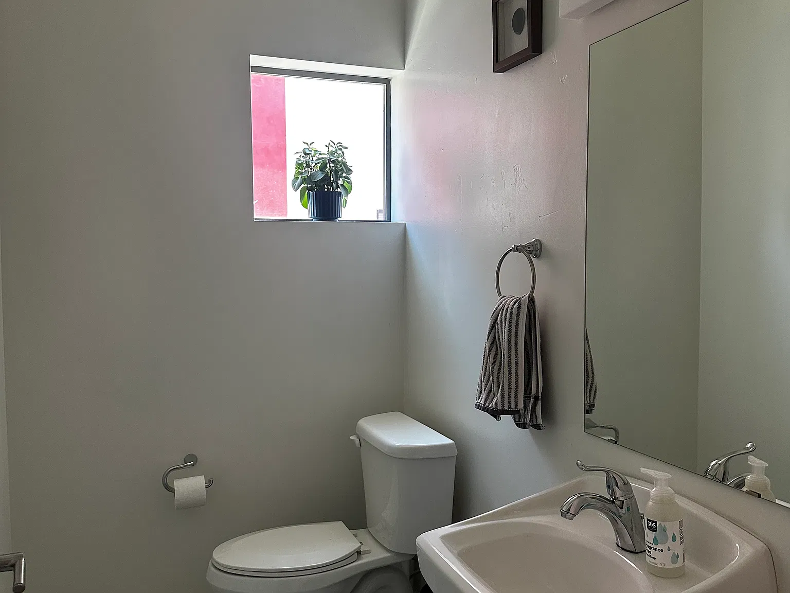 1617 W Colter St — Photo 2