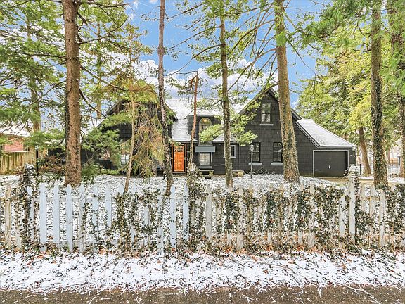 5th image of 1003 W Church St