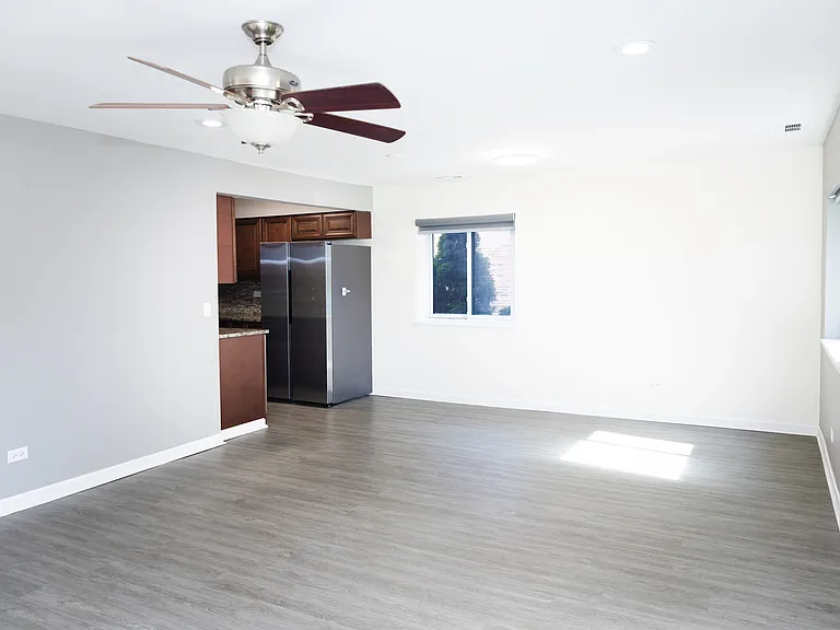 1787 W Algonquin Rd #1B — Photo 2