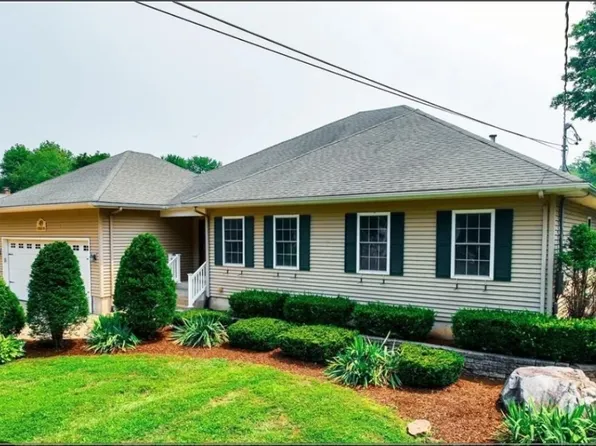 49 Steele Rd, Enfield, CT 06082