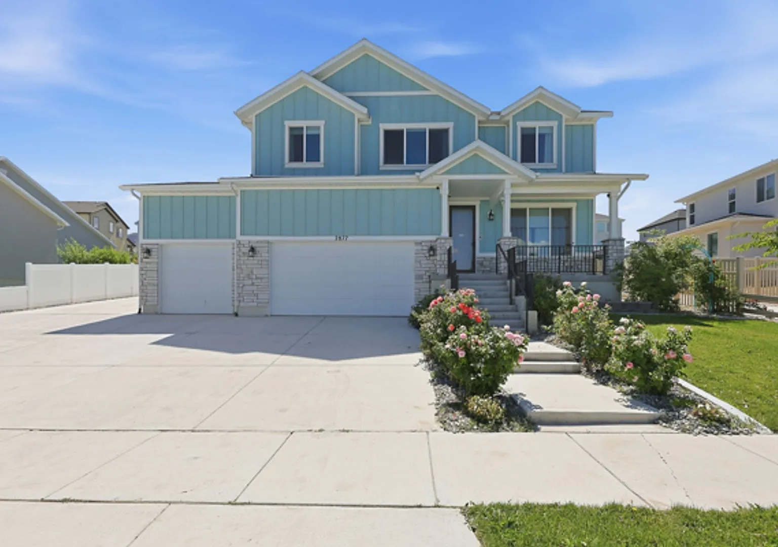 Large luxurious house with view of beautiful Utah Lake! — Photo 1