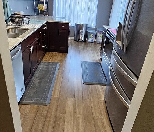 4th image of 1517 Commodore Ct Unit 5