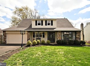 102 Longview Dr, Churchville, PA 18966