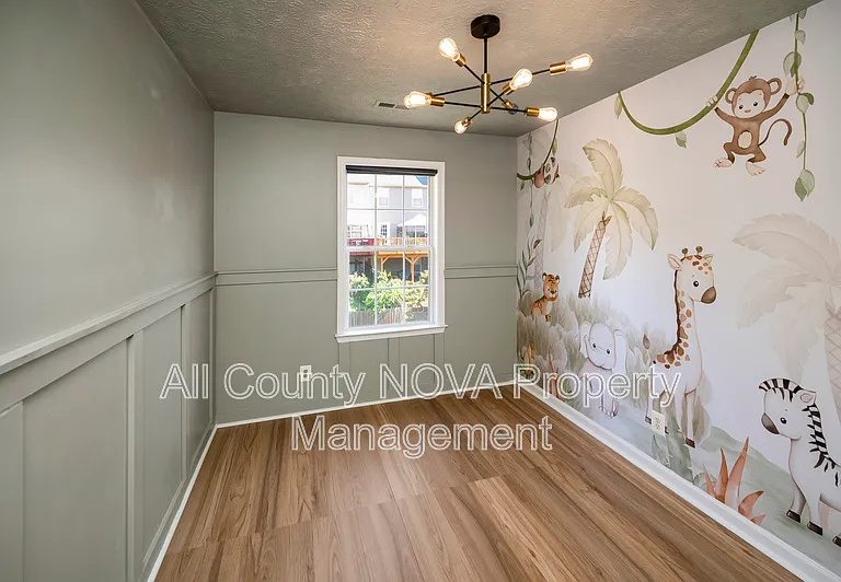 610 Kensington Dr — Photo 32