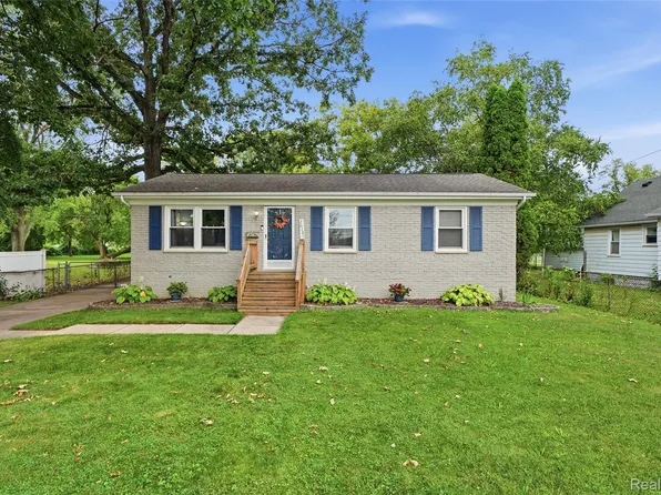 26191 Wolverine St, Madison Heights, MI 48071