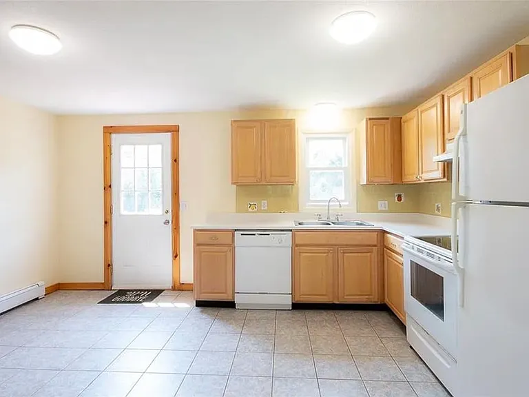 73 Botka Dr #B — Photo 3