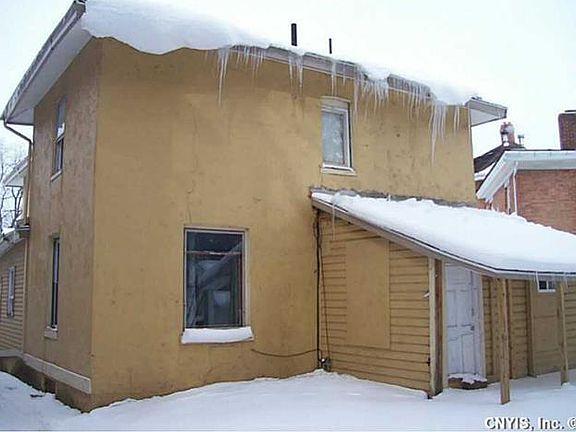 3rd image of 512 Bear St