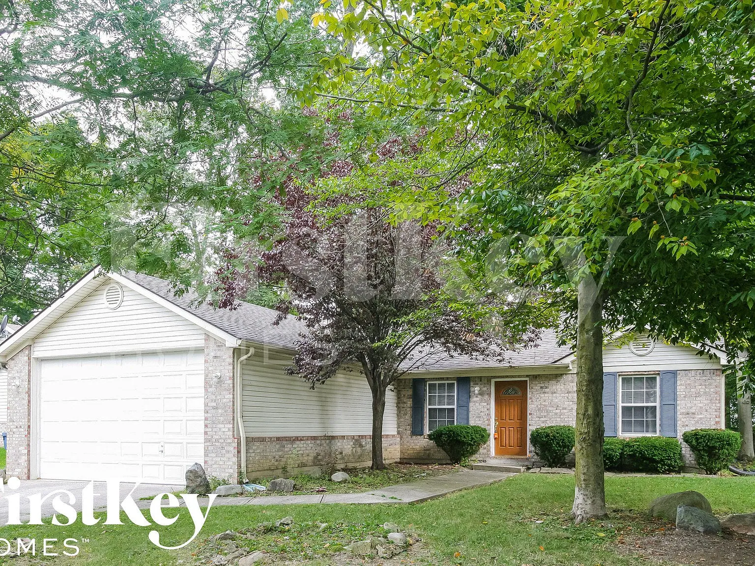 3 bed, 2.0 bath, 1306 sqft, $1,760 — Photo 2