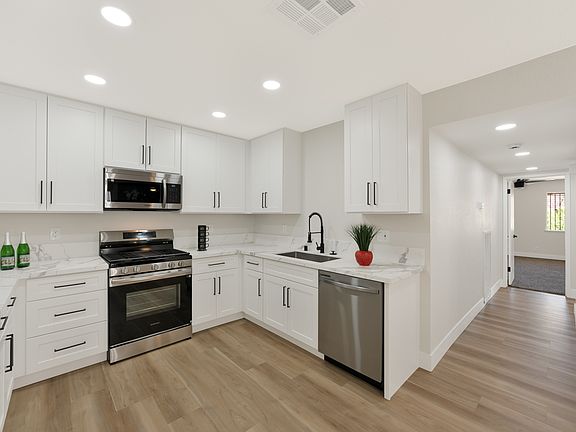 5th image of 2680 Heritage Cir