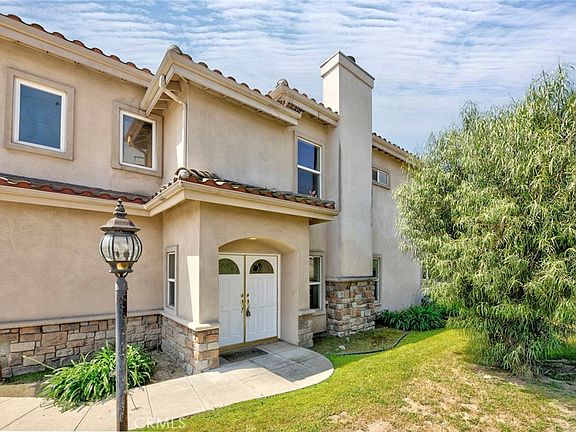 3rd image of 11552 Lower Azusa Rd