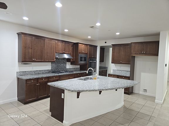 3rd image of 4823 Casillas Way