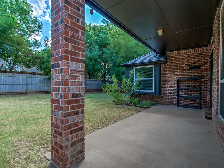 1908 Joseph Dr — Photo 28