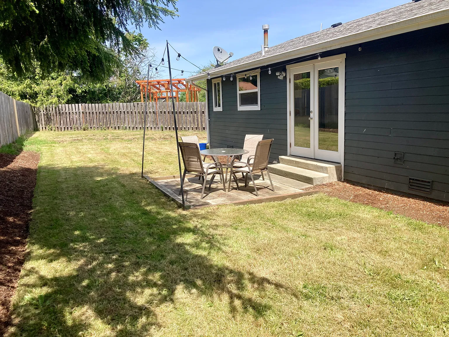 4 bed, 2.5 bath, 1464 sqft, $3,300 — Photo 4