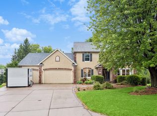 8235 Enclave Cv, Woodbury, MN 55125