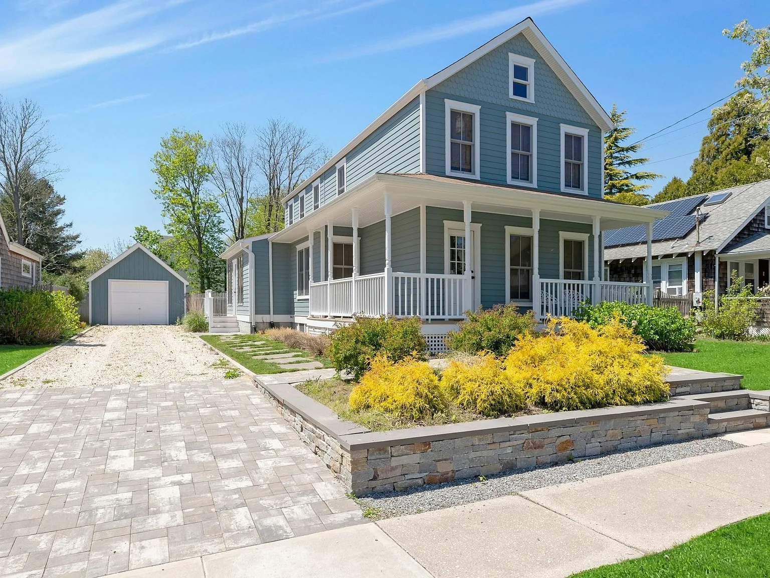 Beautifully Renovated Greenport Village Farmhouse — Photo 2