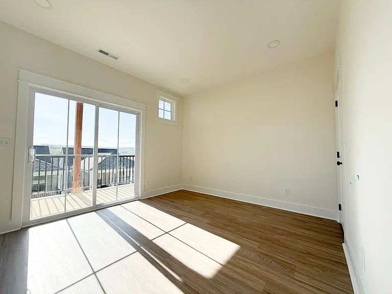 1373 Meridian St — Photo 12