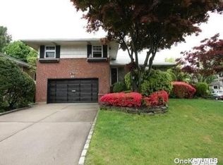 28 Glenwood Rd, Plainview, NY 11803