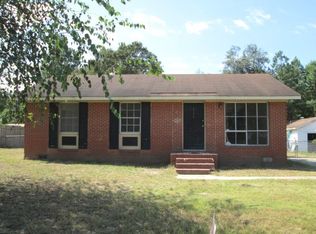 2106 W Brinkley Dr, Spring Lake, NC 28390