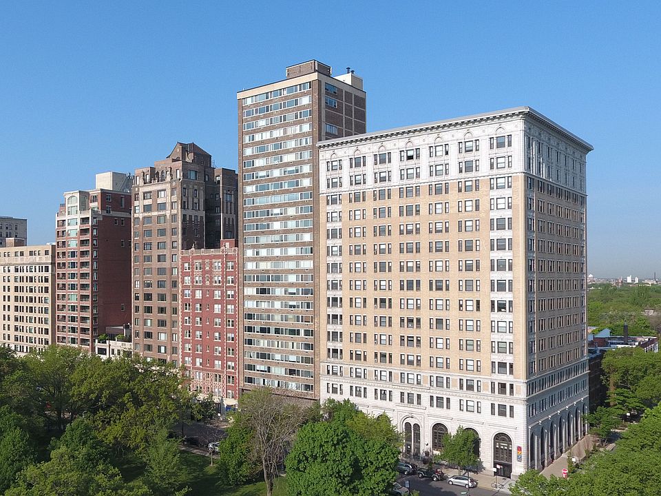 1st image of 2144 N Lincoln Park W APT 17C