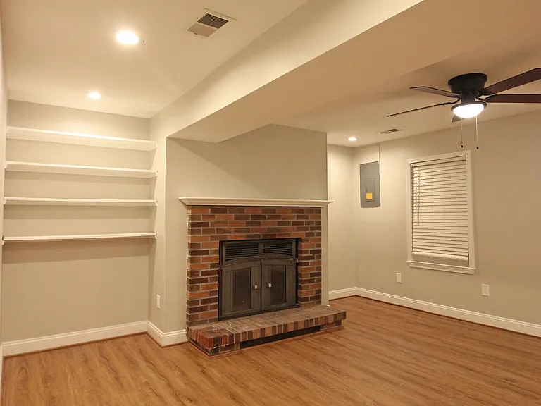 4427 Holly Ave — Photo 10