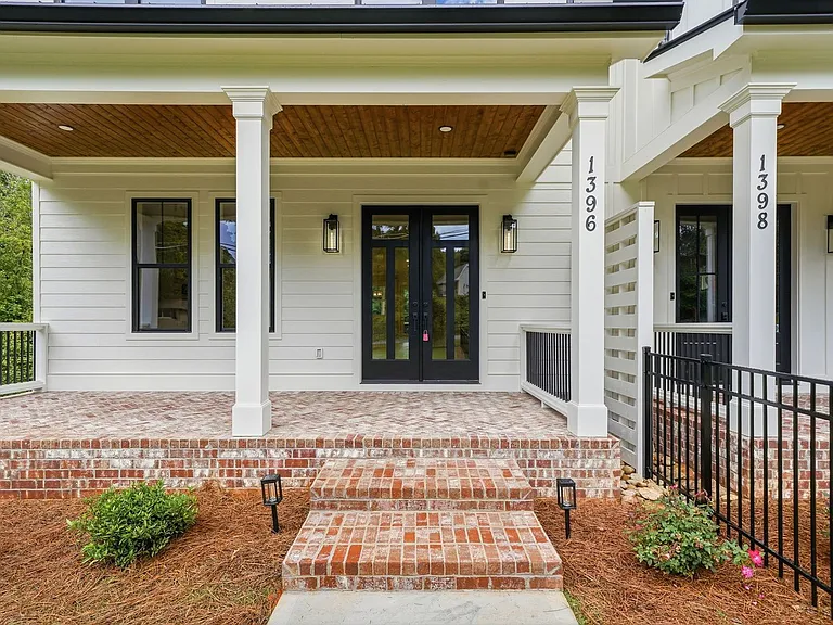 1396 Old Magnolia Way — Photo 3