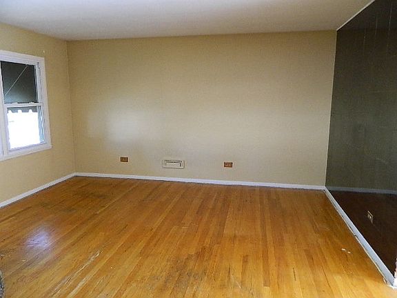 4th image of 105 Indianwood Dr