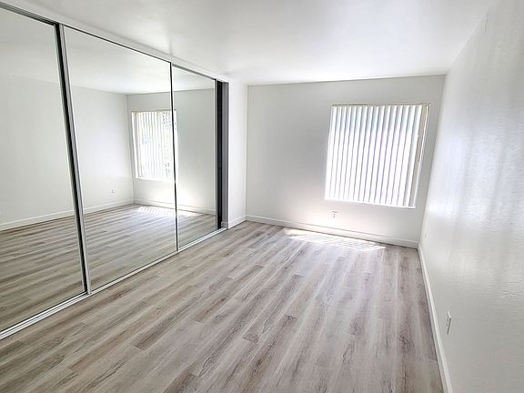 5th image of 1018 E Lexington Ave APT 1