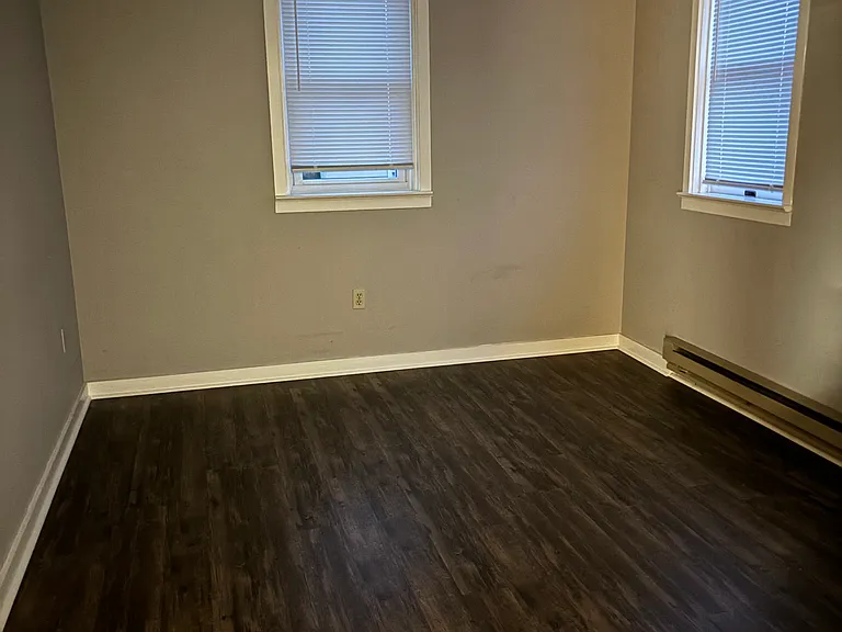 184 W Main St #B — Photo 5