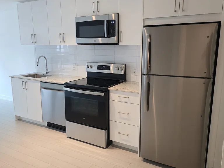 4010 Eglinton Ave W #218 — Photo 3