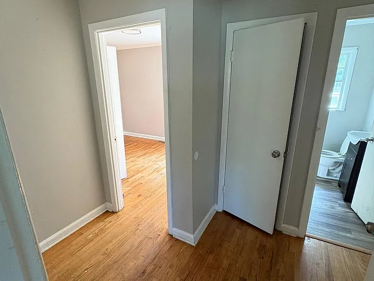 4322 Fairfax Dr — Photo 11