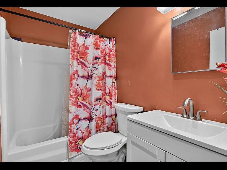 541 NW 43rd St #540 — Photo 9
