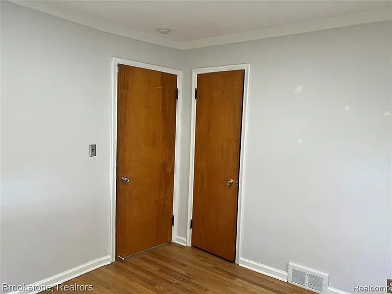 310 Albany St — Photo 14