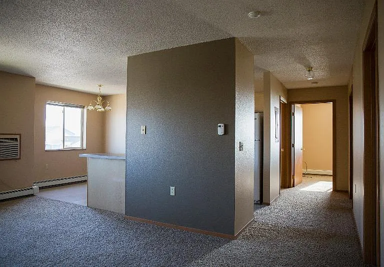 South Ridge Apartments & Townhomes — Photo 4
