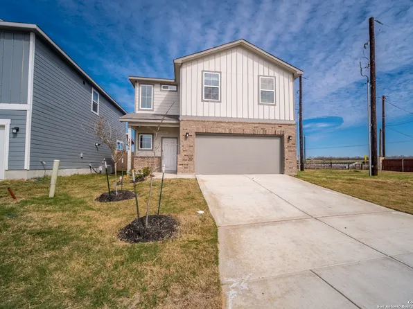 3806 Ivy Path, St Hedwig, TX 78152