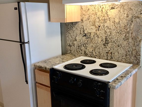 3rd image of 441 Paula Ct #B