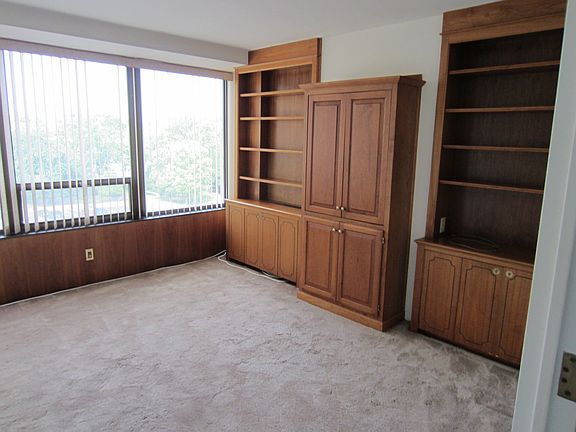 4th image of 4000 N Meridian St APT 6H
