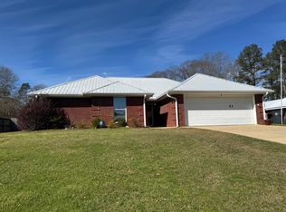 52 Nicolaus Dr, Hattiesburg, MS 39402